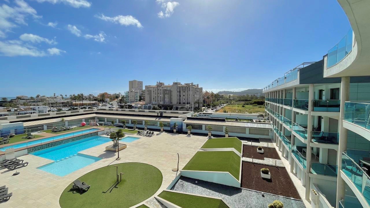 Apartamento a la Venta en Primera Linea de Playa del Arenal - Javea