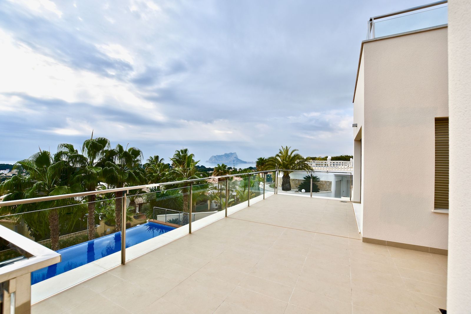 Роскошная вилла с панорамным видом на море для продажи в Морайре - Коста Бланка