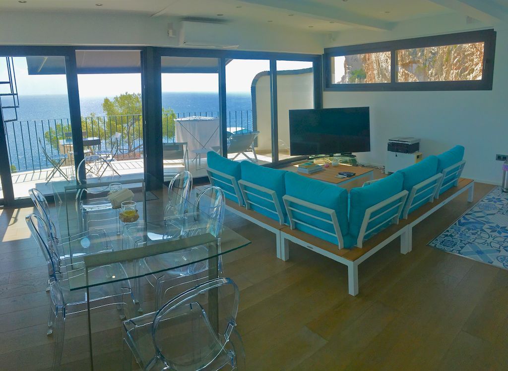 Moderna Casa a la venta en primera linea al mar en Javea - Costa Blanca