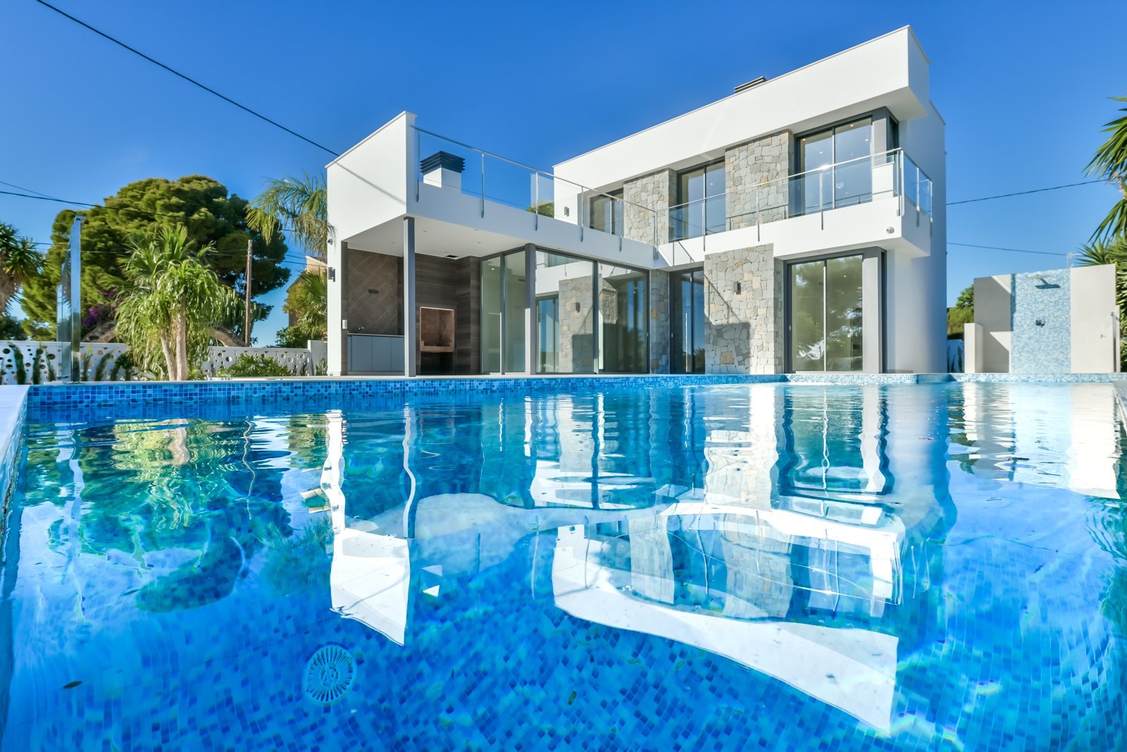 Villa de lujo estilo moderno a la venta en Calpe - Costa Blanca