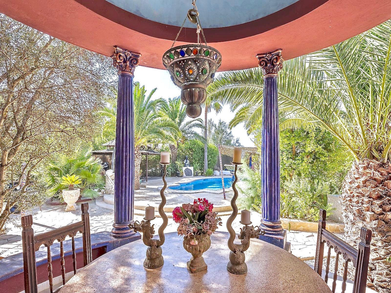 Villa de lujo estilo arabe a la venta en Ibiza con Vista al Mar