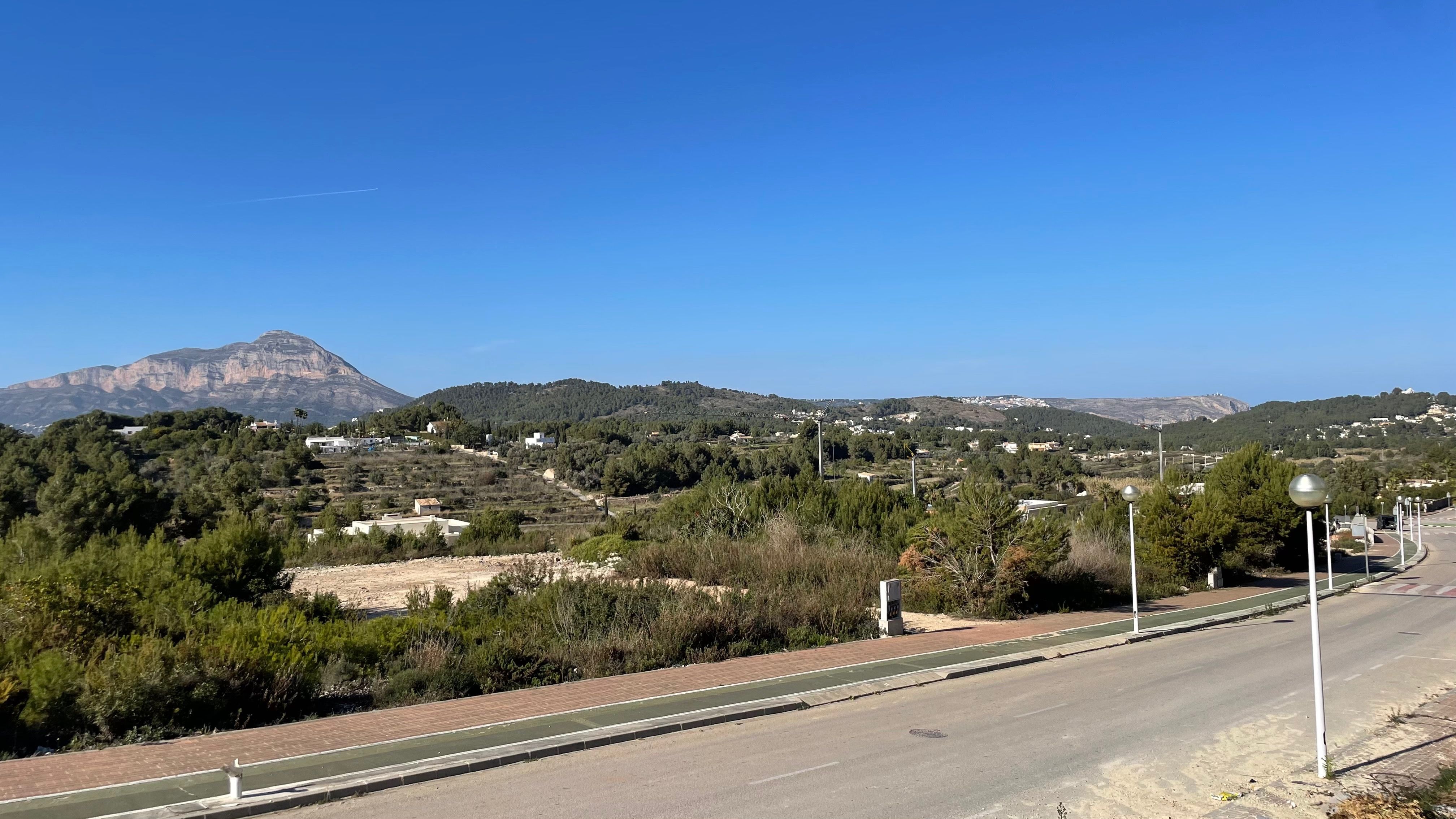 Parcela a la venta en Villes del Vent Javea.-