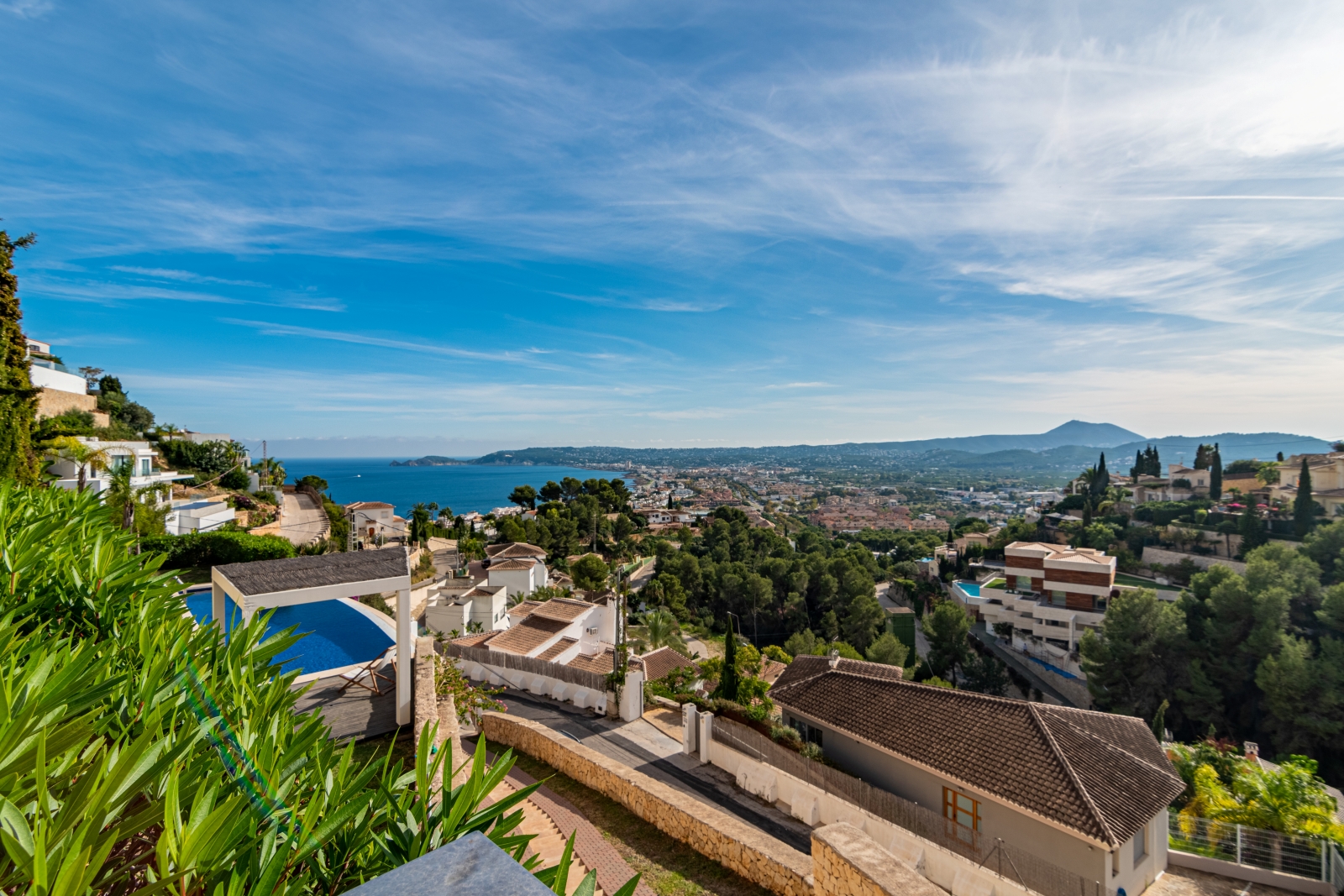 Villa de Lujo de diseño Moderno con vista al Mar a la Venta en La Corona - Javea