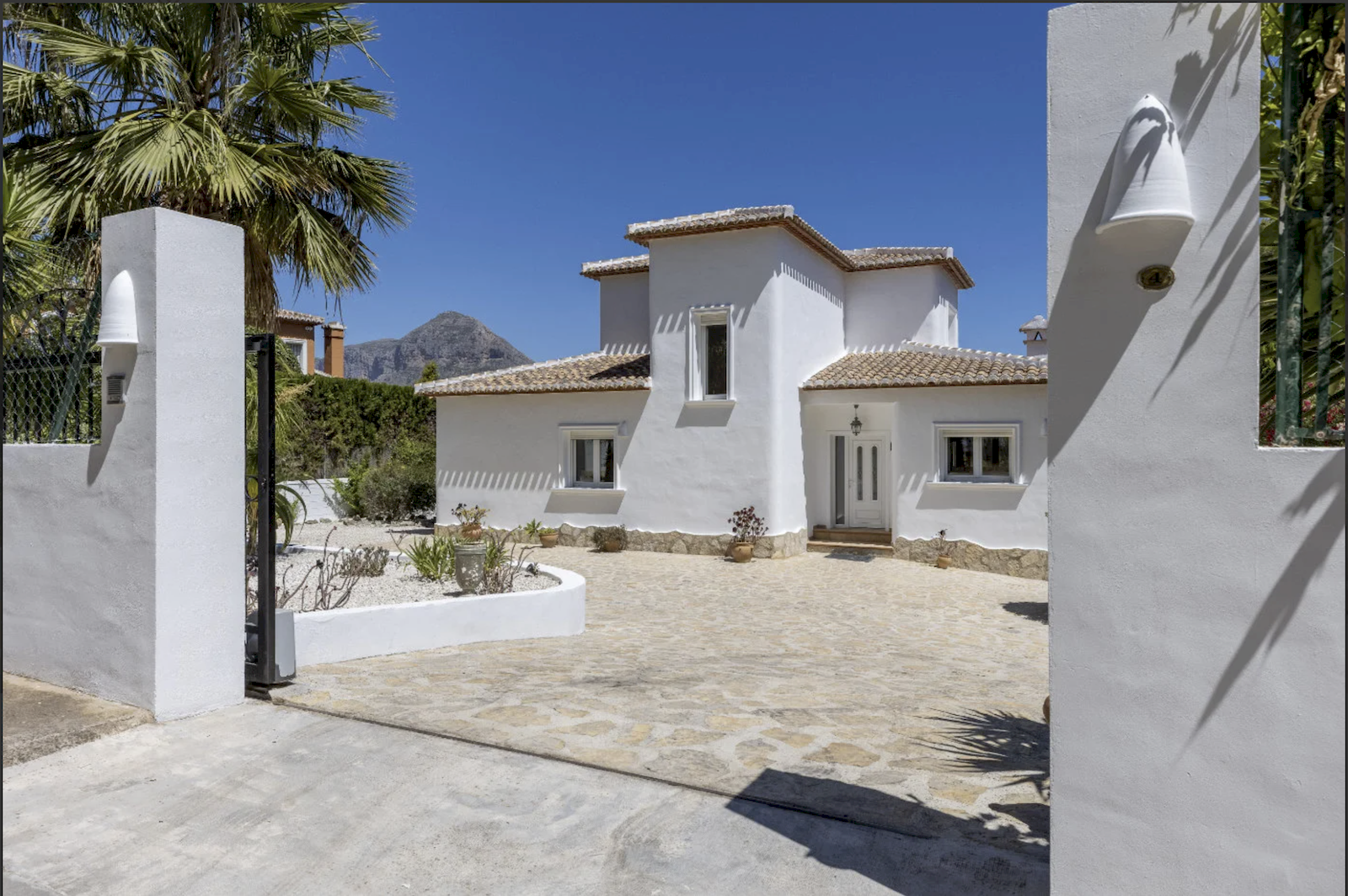 Villa completamente renovada a la venta en Javea - Costa Blanca